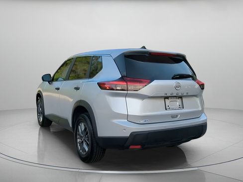 Used 2024 Nissan Rogue S FWD image 21