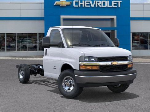 New 2025 Chevrolet Express 3500 w/ Power Convenience Package image 39