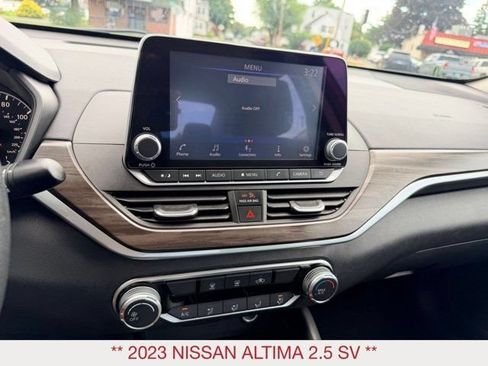 Used 2023 Nissan Altima 2.5 SV AWD/4WD image 13