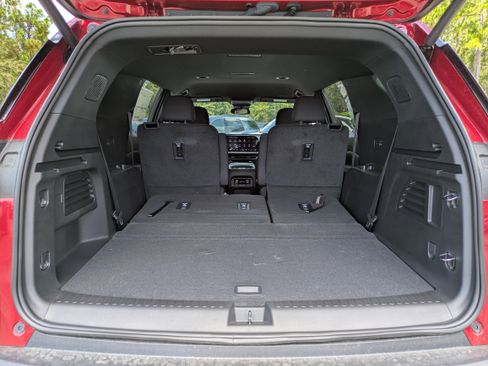 New 2025 Chevrolet Traverse LT image 7