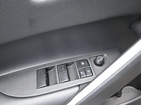 Used 2025 Toyota Corolla Cross XLE FWD image 20