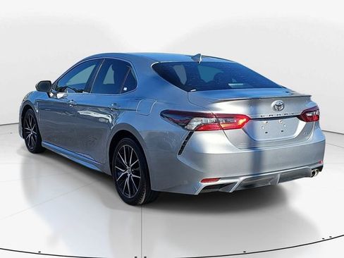 Used 2022 Toyota Camry SE image 5