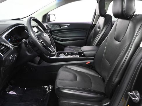 Used 2019 Ford Edge Titanium w/ Equipment Group 301A AWD/4WD image 13