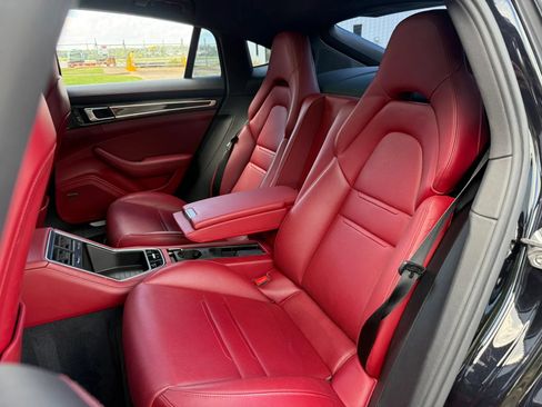 Used 2018 Porsche Panamera 4 AWD/4WD image 30