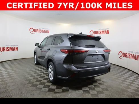 Used 2024 Toyota Highlander LE image 11