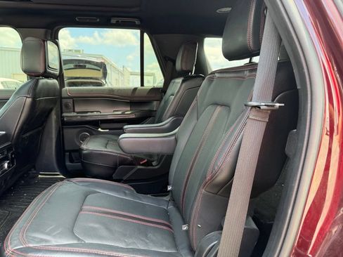 Used 2020 Ford Expedition Limited w/ Equipment Group 303A AWD/4WD image 18