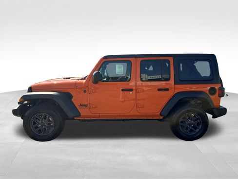 Used 2025 Jeep Wrangler Unlimited Sport AWD/4WD image 2