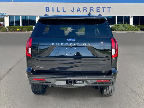 New 2026 Ford Expedition Active image 5