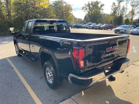 Used 2024 GMC Sierra 2500 Pro w/ Fleet Convenience Package image 3