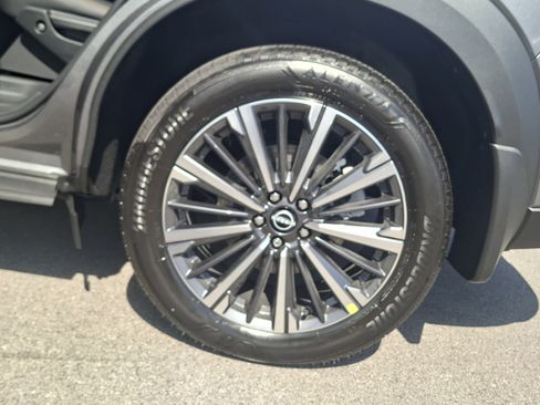 New 2026 Nissan Pathfinder Platinum FWD image 17