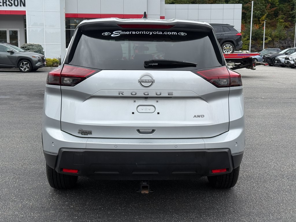 Used 2025 Nissan Rogue S AWD/4WD image 4