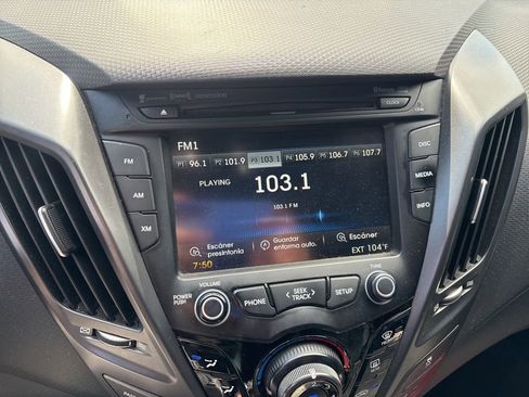 Used 2016 Hyundai Veloster Turbo FWD image 4