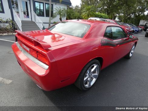 Used 2011 Dodge Challenger SE image 11