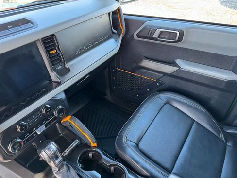 Used 2023 Ford Bronco Badlands image 36