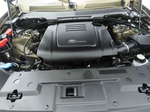 Certified 2021 Land Rover Defender 110 S image 30