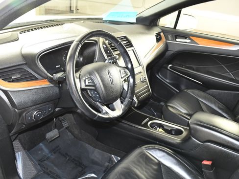 Used 2019 Lincoln MKC Select w/ Select Plus Package image 2