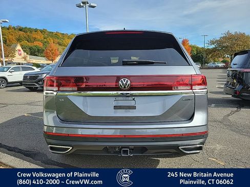 Certified 2024 Volkswagen Atlas SE image 12