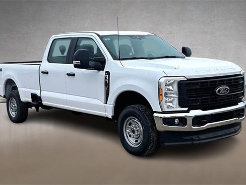 New 2026 Ford F250 XL w/ FX4 Off-Road Package image 2