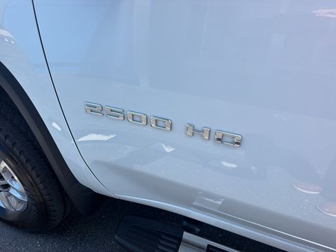 Used 2026 Chevrolet Silverado 2500 LT AWD/4WD image 7