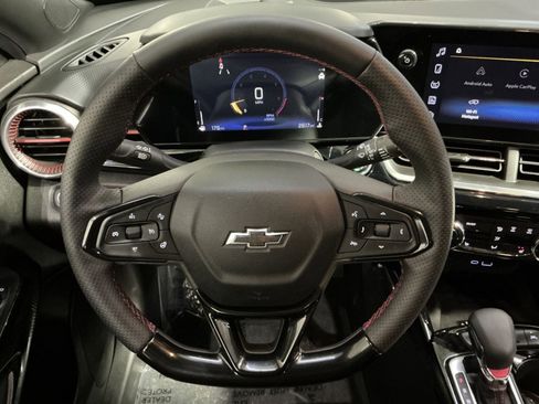 Used 2025 Chevrolet Trax RS w/ Sunroof Package image 24