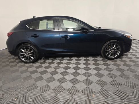 Used 2018 MAZDA MAZDA3 Grand Touring w/ Premium Equipment Package image 5