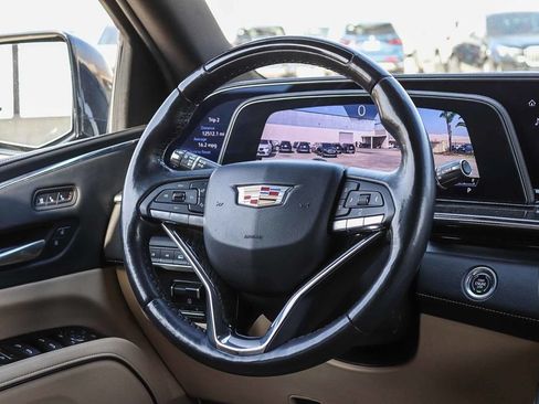 Used 2023 Cadillac Escalade Premium Luxury w/ Performance Package AWD/4WD image 17