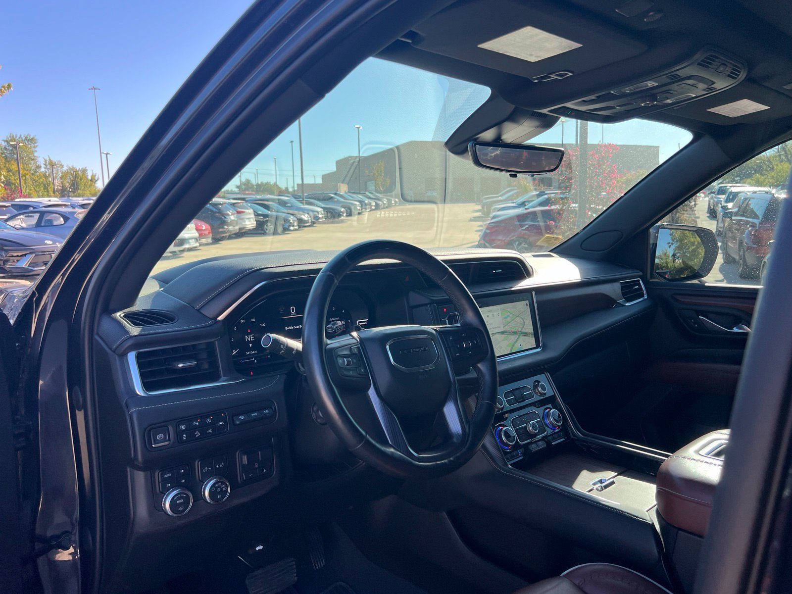 Used 2023 GMC Yukon Denali Ultimate AWD/4WD image 25
