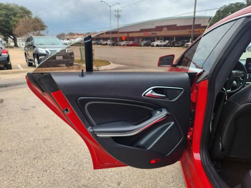 Used 2019 Mercedes-Benz CLA 250 image 8