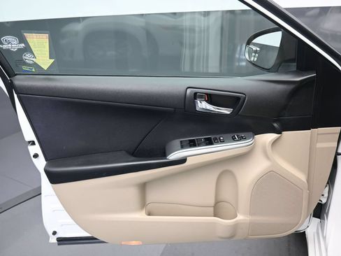 Used 2012 Toyota Camry LE FWD image 9