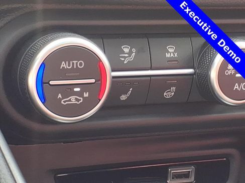 New 2025 Alfa Romeo Giulia Veloce w/ Veloce Package Rwd image 20