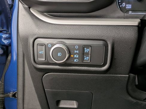 Certified 2022 Ford Explorer XLT w/ Equipment Group 202A image 19