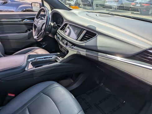 Used 2024 Buick Enclave Premium image 40