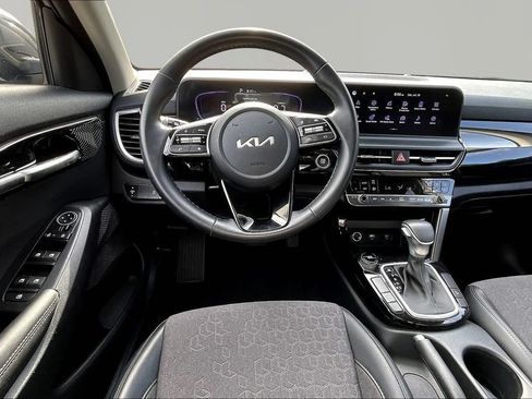 Used 2025 Kia Seltos S FWD image 10