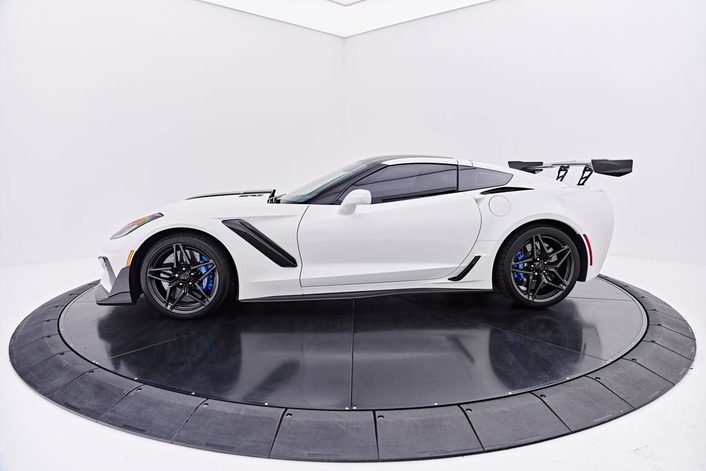 Used 2019 Chevrolet Corvette ZR1 RWD image 22