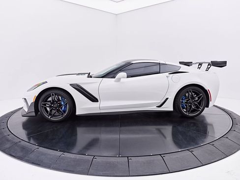 Used 2019 Chevrolet Corvette ZR1 RWD image 22