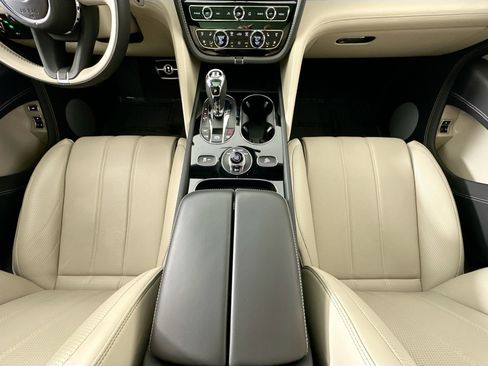 Certified 2022 Bentley Bentayga AWD/4WD image 23
