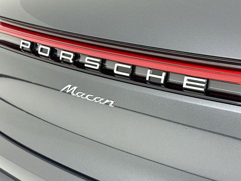 New 2026 Porsche Macan image 37