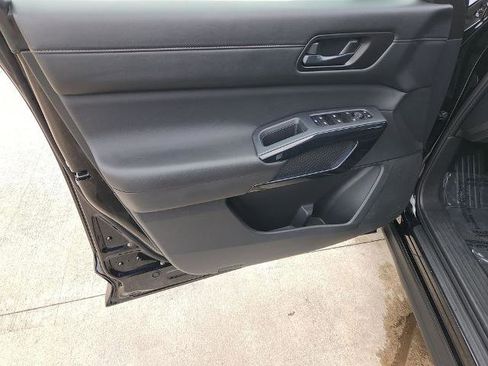 Certified 2025 Nissan Pathfinder S FWD image 28