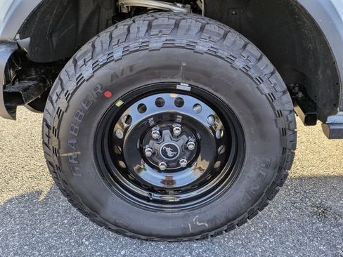 Certified 2026 Ford Bronco Big Bend w/ Black Diamond Package AWD/4WD image 11