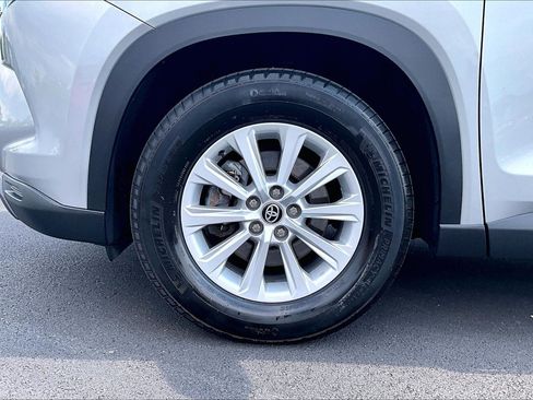 Used 2024 Toyota Grand Highlander AWD image 9