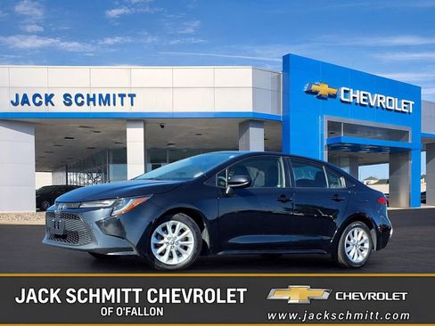 Used 2021 Toyota Corolla LE w/ LE Convenience Package FWD image 1