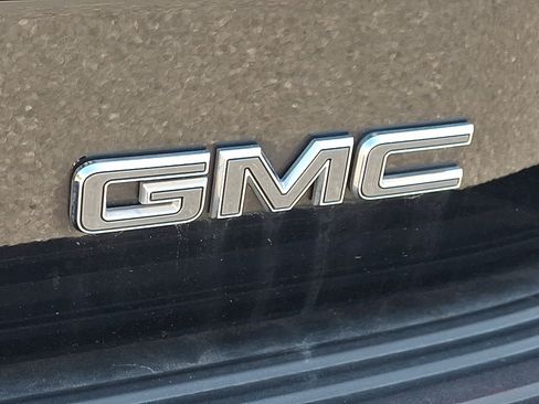 Used 2025 GMC Yukon Denali Ultimate AWD/4WD image 39