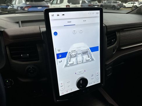 Used 2023 Ford Expedition Limited image 19