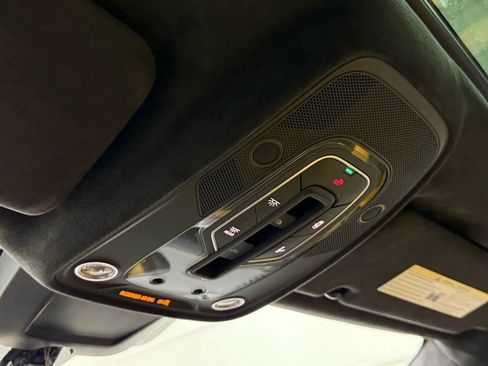 Used 2020 Lamborghini Urus image 28