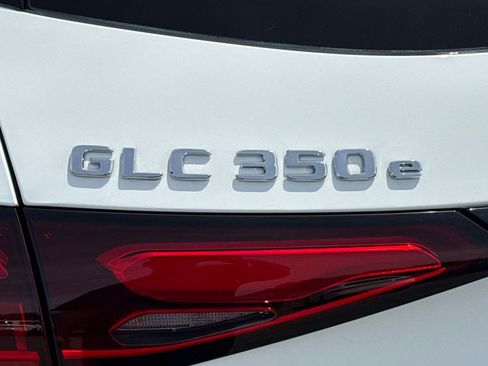 Used 2025 Mercedes-Benz GLC 350e 4MATIC image 12