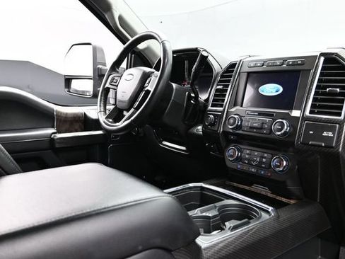 Used 2018 Ford F250 Lariat w/ Lariat Ultimate Package AWD/4WD image 13