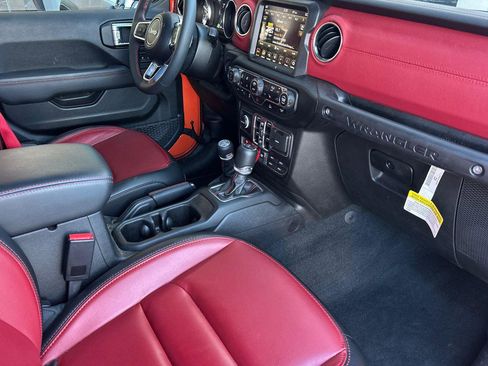 Used 2023 Jeep Wrangler Unlimited Rubicon 4xe image 17