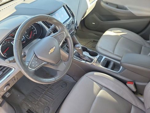 Used 2018 Chevrolet Cruze Premier image 16