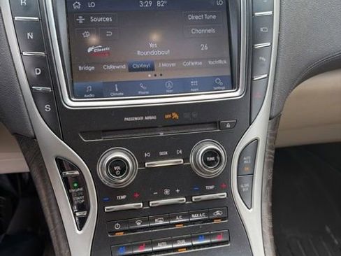 Used 2019 Lincoln Nautilus Reserve image 11