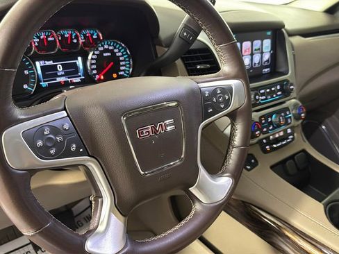 Used 2020 GMC Yukon XL SLT w/ Open Road Package AWD/4WD image 21